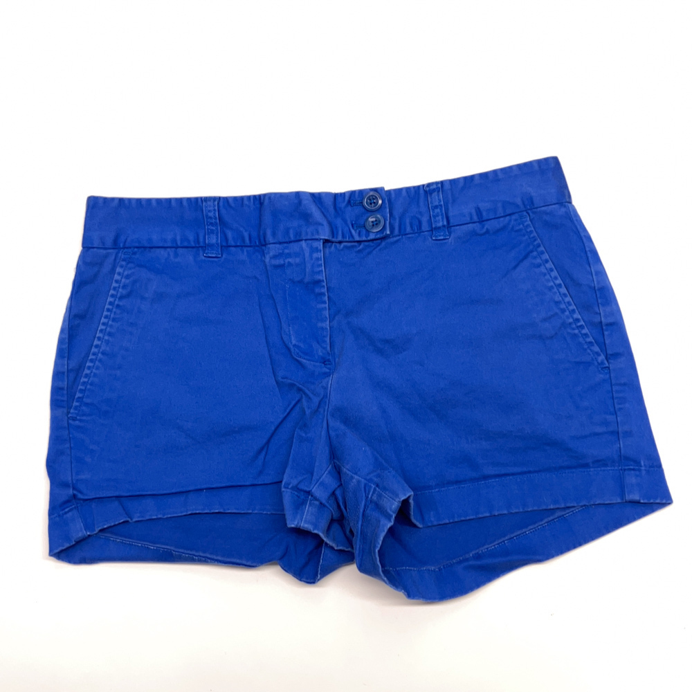 Vineyard vines size 6 blue shorts double button front